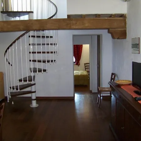 Bed and breakfast Valdipetrina 3*